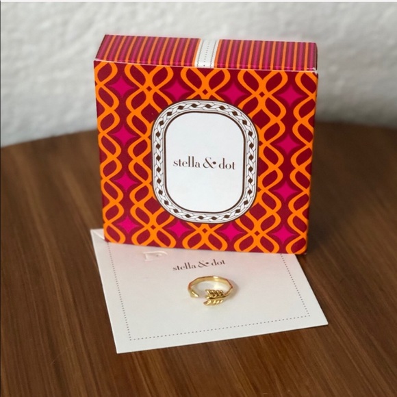 Stella & Dot • Yellow Gold Arrow Ring - Picture 3 of 3